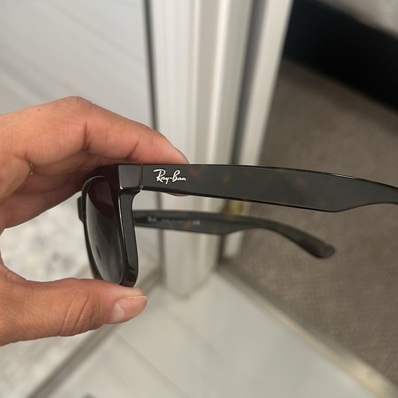 Ray-Ban sunglasses - Picture 5 of 6